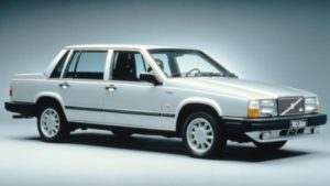 Clásicos de Velocidad: Los Mejores Carros de los 80