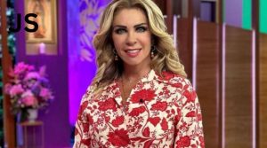 Rocio Sanchez Azuara Posa Vestido Rosa Barbie 59 Anos